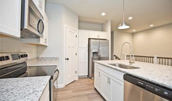 34 Holly Dr A, Bentonville, AR 72712