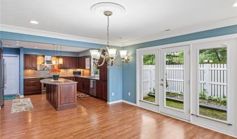 838 Lynnhaven Ln, Akron, OH 44313