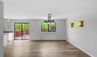 3647 E Galbraith Rd, Amberley, OH 45236