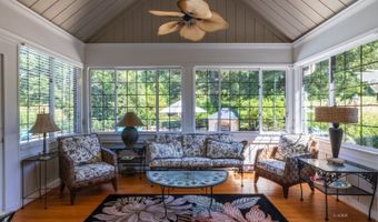 8193 Lavelle Rd, Athens, OH 45701