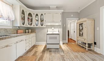 8916 Eastwood Dr, Abbeville, LA 70510