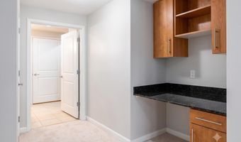 1021 N GARFIELD St B27, Arlington, VA 22201
