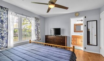 1911 Ozark Pkwy, Algonquin, IL 60102