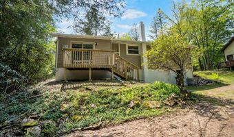 18 Holiday Dr, Albrightsville, PA 18210