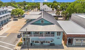 76 Market St, Apalachicola, FL 32320