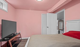 405 W GREENFIELD Ave, Algoma, WI 54201
