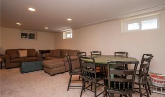 198 Gibbs Ave, Newport, RI 02840