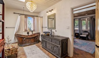 35 Arroyo Vis, Arroyo Hondo, NM 87571