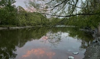 17 Willow St, Algonquin, IL 60102