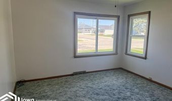 500 7th St, Armstrong, IA 50514