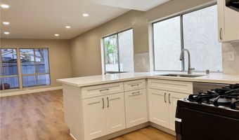 909 S Lake Summit Dr, Anaheim, CA 92807