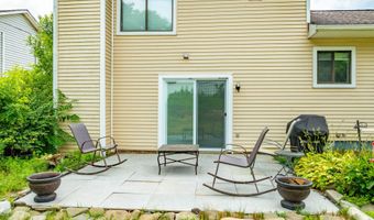 15 W Meadow Dr, Albany, NY 12203