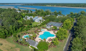 6 Carolina Ln, Beaufort, SC 29907