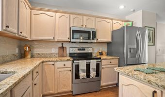 24 Thomas Sumter St, Beaufort, SC 29907