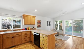 62815 Snowcap Ct, Bend, OR 97701