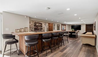 522 Arbor Meadow Dr, Ballwin, MO 63021