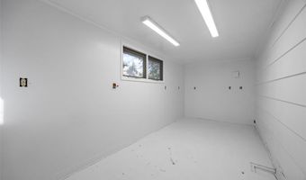 204 N Huber St, Anamosa, IA 52205