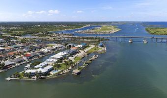 140 BAY HARBOR Dr, Aransas Pass, TX 78336