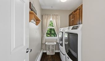 8 Winthrop Rd, Bethel, CT 06801
