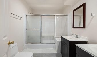 7713 LAFAYETTE FOREST Dr 22, Annandale, VA 22003