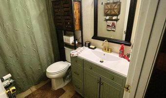 1813 W Currier Ave, Artesia, NM 88210