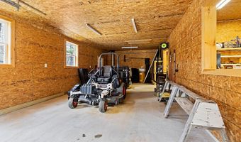 816 Riverside Dr, Augusta, ME 04330