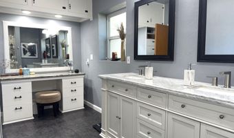 812 S Clowe Ave, Artesia, NM 88210
