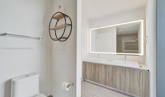 2960 NE 207th St 05, Aventura, FL 33180