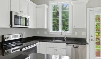 16 Frontier Way, Arundel, ME 04046