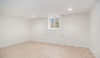 3620 Charter Pl, Ann Arbor, MI 48105