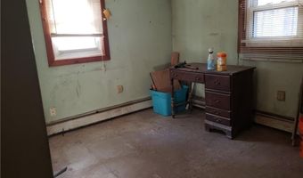 30 Hollywood Ave, Coventry, RI 02816