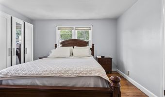 620 Granfield Ave, Bridgeport, CT 06610