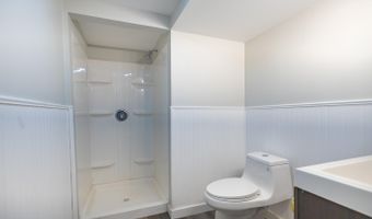 27 Flanders St, Auburn, ME 04210