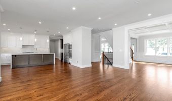 109 Greenway, Albertson, NY 11507