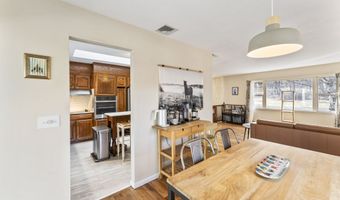 6 Advocate Pl, Danbury, CT 06810