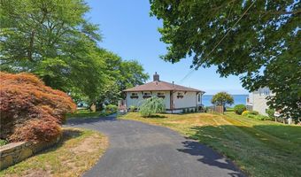 213 Seaside Dr, Jamestown, RI 02835