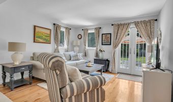 3 Garden St, Branford, CT 06405