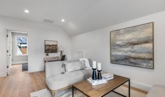 629 N LINCOLN St N, Arlington, VA 22201