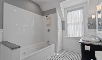 802 S Center St, Ashland, VA 23005