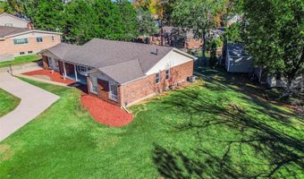 324 Norwich Ct, Ballwin, MO 63011