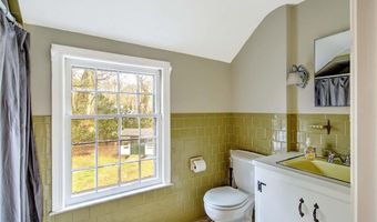 9 KNAPTON St, Barrington, RI 02806
