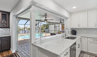 831 CHIPAWAY Dr, Apollo Beach, FL 33572