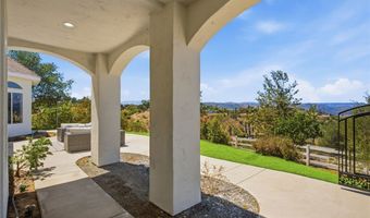 1094 Hillcrest View Ln, Fallbrook, CA 92028