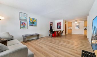 4 Pine Tree Dr 110, Arden Hills, MN 55112