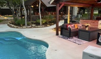 828 SHADY GROVE Ln, Adkins, TX 78101