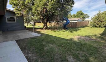 330 Fairview Dr, Aurora, NE 68818