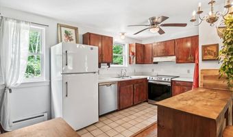 447 Farm Rd, Arlington, VT 05250