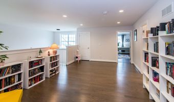2544 Oxford Cir, Ann Arbor, MI 48103