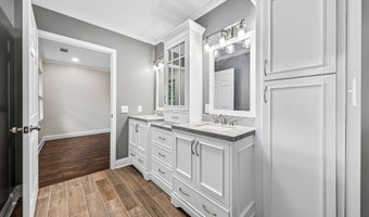270 Pine Valley Dr, Athens, GA 30606