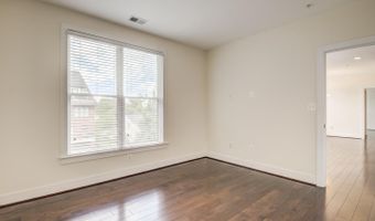 1107 S WALTER REED Dr 302, Arlington, VA 22204